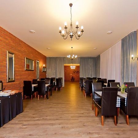 Hotel Stary Mlyn Świdnica Esterno foto