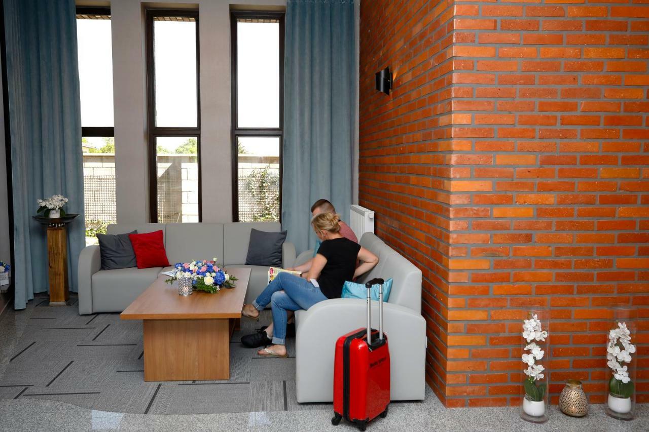 Hotel Stary Mlyn Świdnica Esterno foto