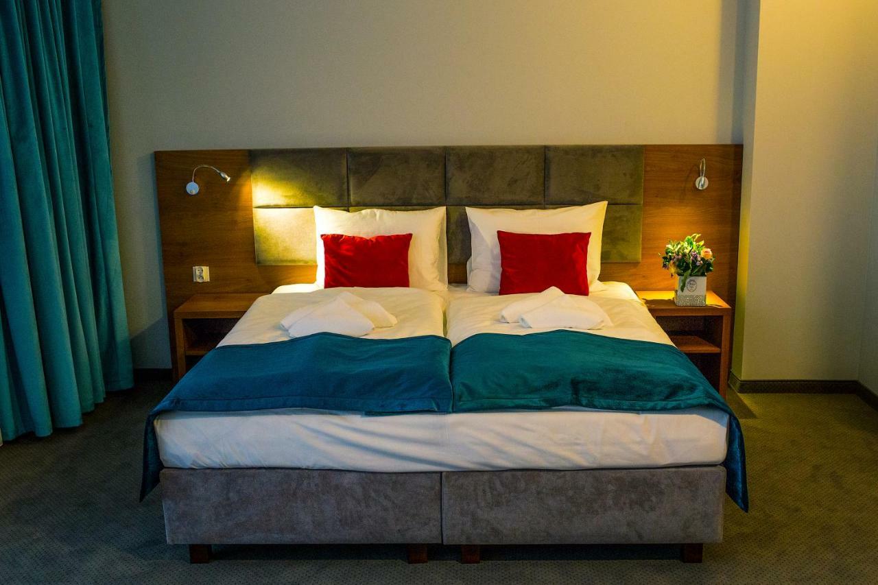 Hotel Stary Mlyn Świdnica Esterno foto