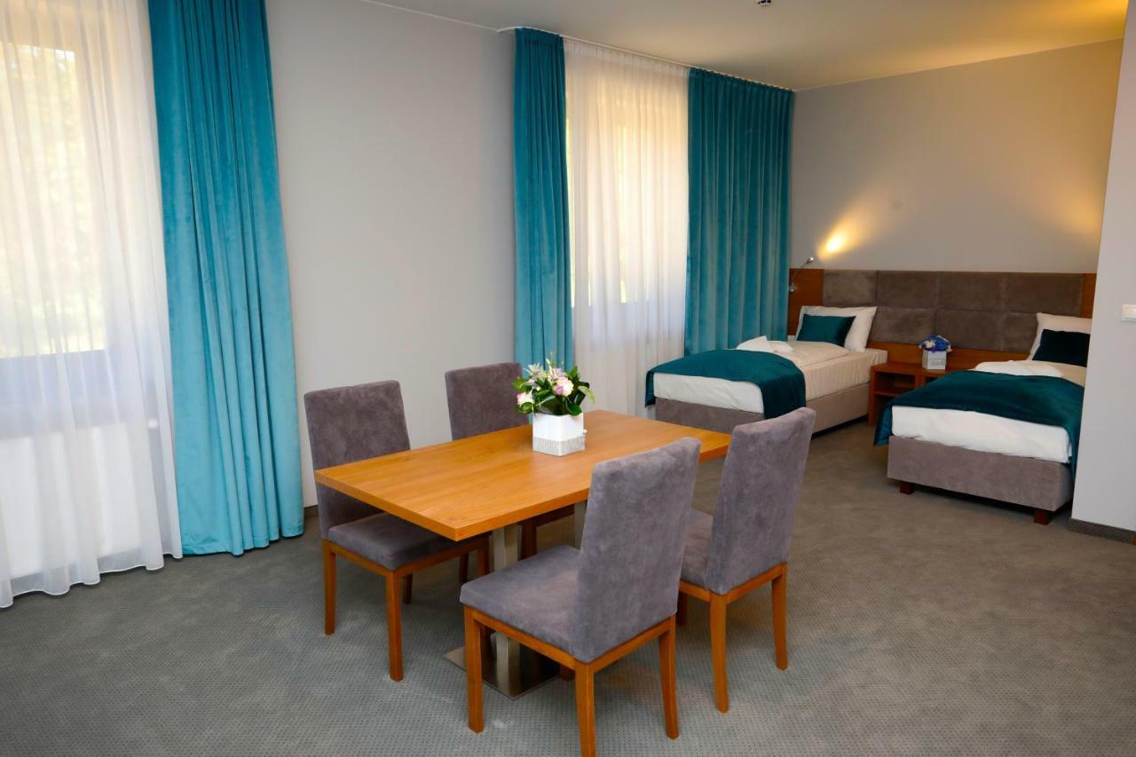 Hotel Stary Mlyn Świdnica Esterno foto