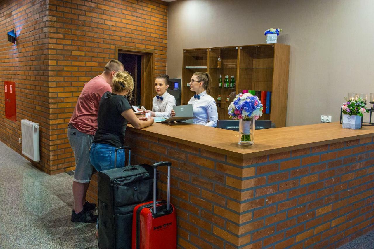 Hotel Stary Mlyn Świdnica Esterno foto