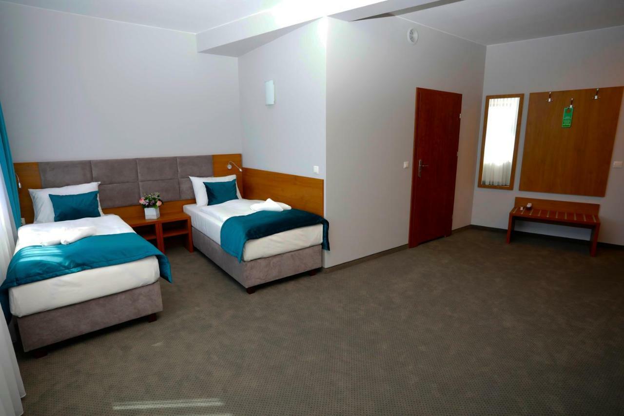 Hotel Stary Mlyn Świdnica Esterno foto
