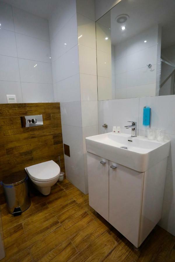Hotel Stary Mlyn Świdnica Esterno foto