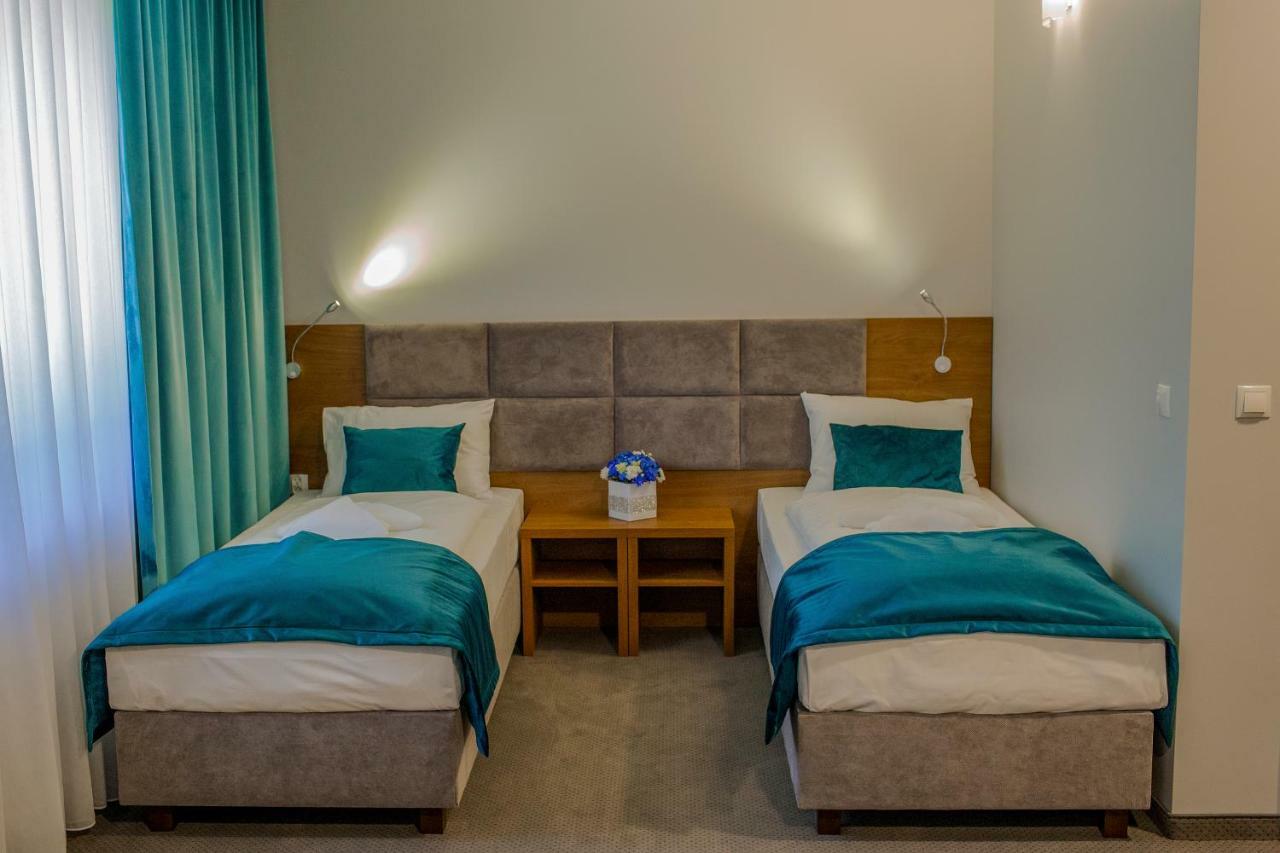 Hotel Stary Mlyn Świdnica Esterno foto