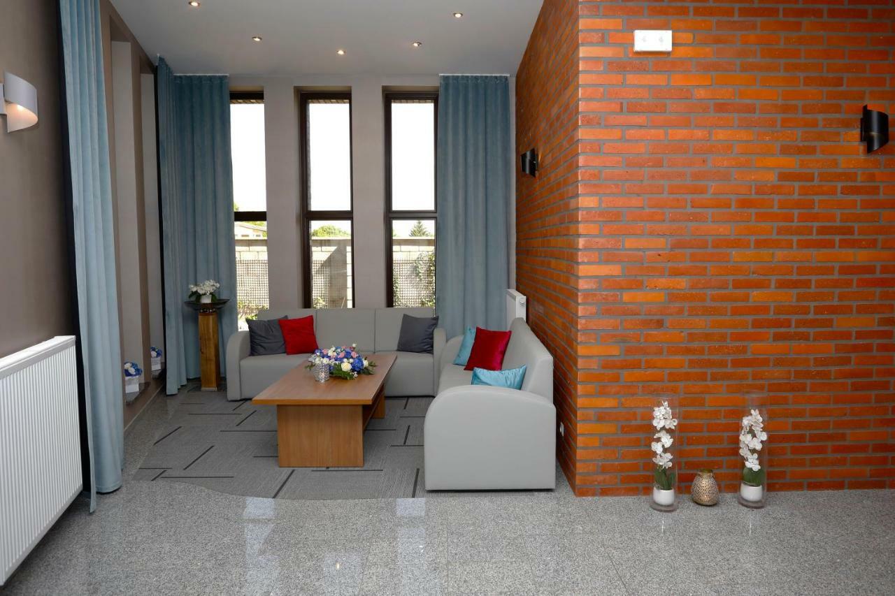 Hotel Stary Mlyn Świdnica Esterno foto