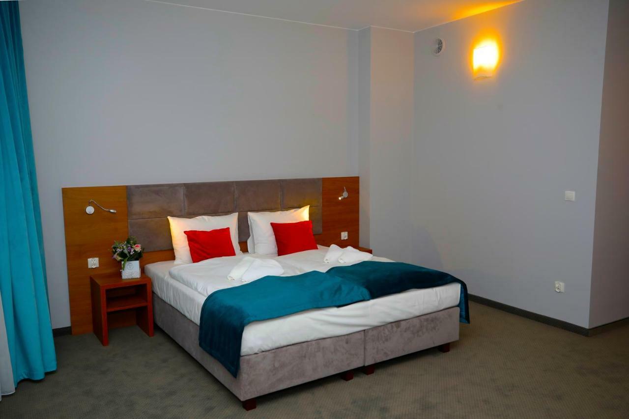 Hotel Stary Mlyn Świdnica Esterno foto