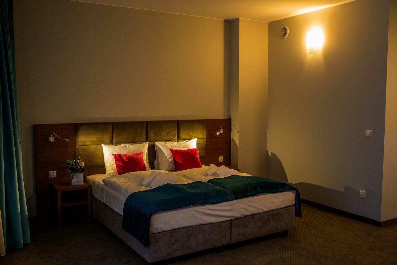 Hotel Stary Mlyn Świdnica Esterno foto